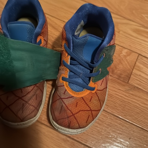 Nike Kyrie 5 Spongebob Squarepants Pineapple House Sneakers Size 10C - Picture 7 of 9